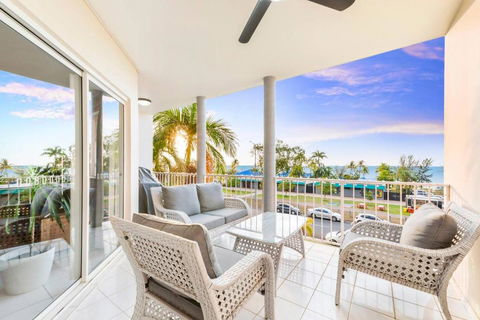 Oceanfront Arafura Abode With Stunning Views - Northern Rivers Accommodation 0