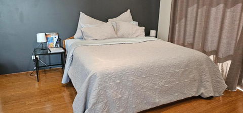 Private King Bed Guest Suite - Northern Rivers Accommodation 1