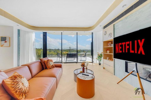 Whispering Pines With 4 Bedroom In Vaucluse - Northern Rivers Accommodation 0