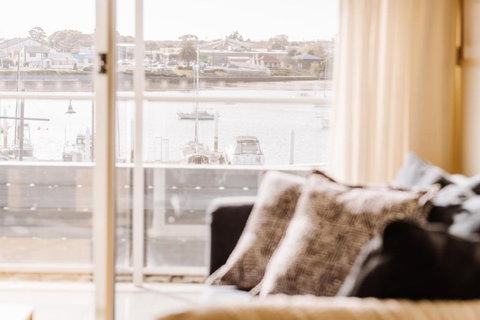 York Cove Hotel - Northern Rivers Accommodation 0