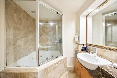 ZANZ205- Exclusive Outdoor Spa With Ocean Glimpses - Northern Rivers Accommodation 3