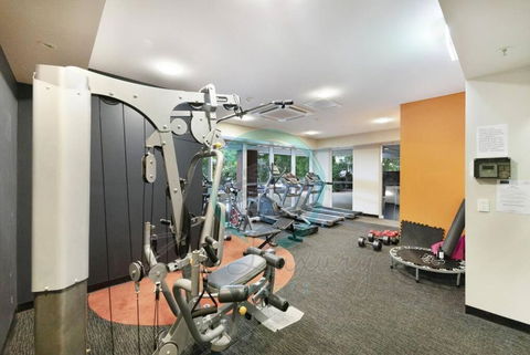 ZEN LUXURY: 2-Story 4-BR Penthouse In Darwin City With Mindal Markets & Harbour Views - Northern Rivers Accommodation 1