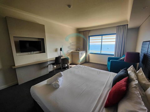 ZEN88 ESPLANADE: Hotel Suite W/ Ocean/Sunset Views - Northern Rivers Accommodation 0