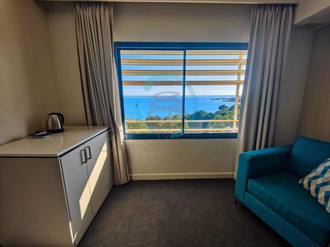 ZEN88 ESPLANADE: Hotel Suite W/ Ocean/Sunset Views - Northern Rivers Accommodation 2