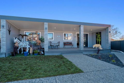 Zoo Villas: Villa Giraffe - Central Wynyard - Northern Rivers Accommodation 2