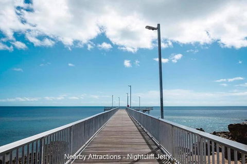 ZEN FORESHORE: 3-BR Nightcliff Foreshore-Front Apt - Northern Rivers Accommodation 3