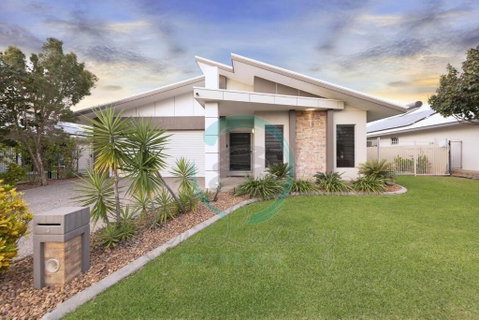 Zenhouse: 4BR Stylish Work/Family Home In Muirhead - Northern Rivers Accommodation 0
