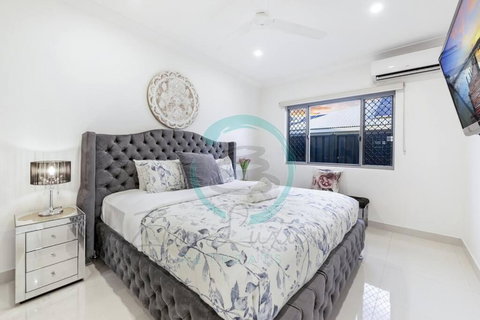 Zenhouse: Stylish Muirhead Home Near Park/Hospital - Northern Rivers Accommodation 3