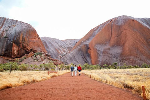 2-Day Uluru (Ayers Rock) And Kata Tjuta Trip From Alice Springs - Northern Rivers Accommodation 1