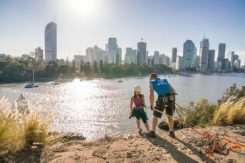 Abseiling The Kangaroo Point Cliffs In Brisbane - Northern Rivers Accommodation 1