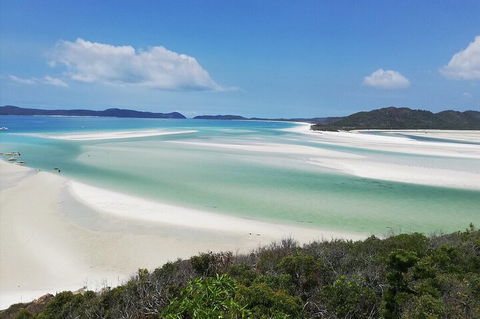 2-Night Whitsundays Sailing Cruise Incl. Whitehaven Beach & Great Barrier Reef - Northern Rivers Accommodation 1