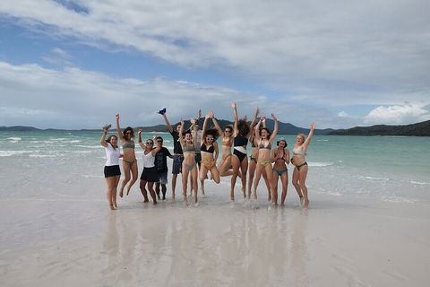 2-Night Whitsundays Sailing Cruise Incl. Whitehaven Beach & Great Barrier Reef - Northern Rivers Accommodation 4