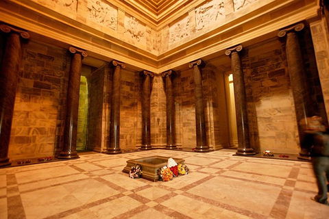 Shrine Cultural Guided Tour In Melbourne - Northern Rivers Accommodation 4